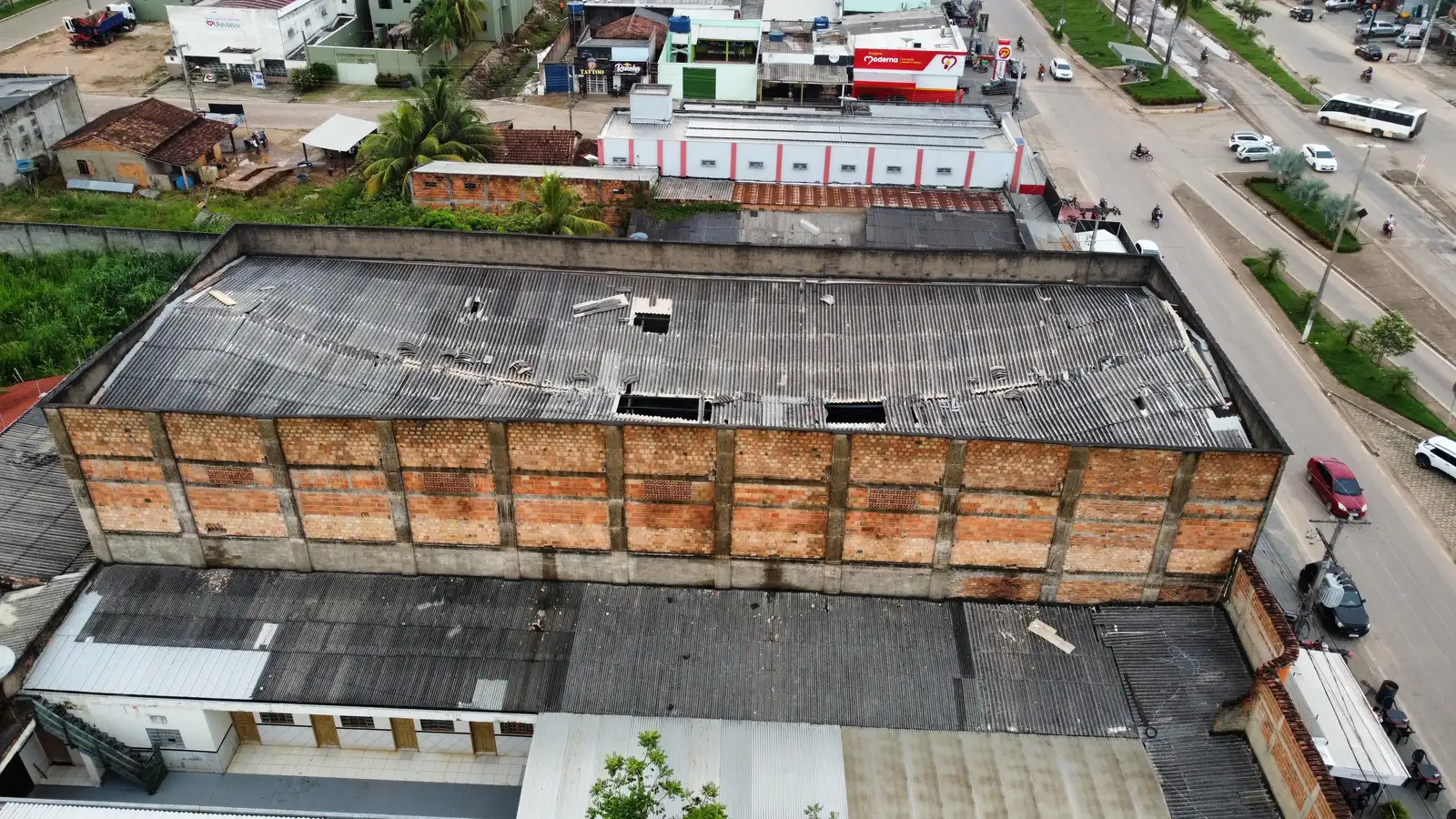 Perícia em cobertura metálica — registro 02